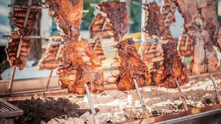 Μετά τον ελληνικό γύρο και το ανωγειανό οφτό πάει …Ευρώπη