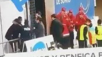 Αστυνομικός χτύπησε τραυματία ποδοσφαιριστή στην Πορτογαλία – ΒΙΝΤΕΟ