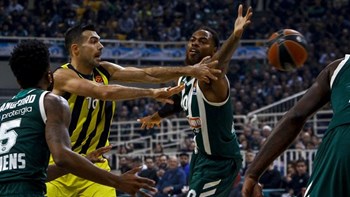 Παναθηναϊκός – Φενέρ 52-56 (30′)