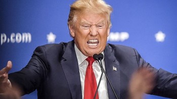 Μύδροι Τραμπ εναντίον του πρώην ΥΠΕΞ Τίλερσον: Είναι βλάκας με περικεφαλαία!