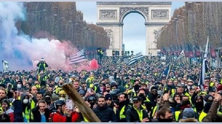 Συναγερμός στο Παρίσι για τα “Κίτρινα Γιλέκα” – 34 συλλήψεις πριν από τη σημερινή κινητοποίηση – ΒΙΝΤΕΟ