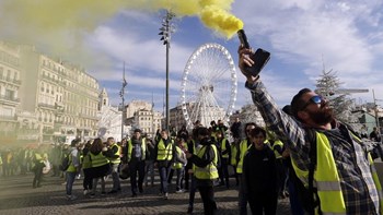 Εκατοντάδες συλλήψεις από το πρωί στο Παρίσι- Drones και θωρακισμένα οχήματα σε θέση μάχης – ΒΙΝΤΕΟ