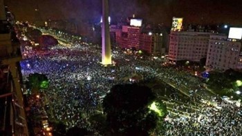 Live οι πανηγυρισμοί των φίλων της Ρίβερ Πλέιτ στο Μπουένος Άιρες – ΒΙΝΤΕΟ