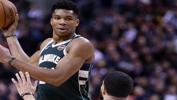 Συγκλονιστικός ο Αντετοκούνμπο: Φώναξε «Ζήτω η Ελλάδα» μετά το ματς με τους Ράπτορς – BINTEO