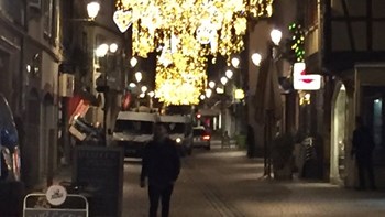 Γνωστός στις Αρχές για τις εγκληματικές του δραστηριότητες ο δράστης της επίθεσης στο Στρασβούργο – Σε κρίσιμη κατάσταση οι τραυματίες