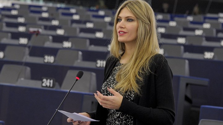H Εύα Καϊλή στο enikos.gr: Είμαστε αποκλεισμένοι στο Ευρωπαϊκό Κοινοβούλιο
