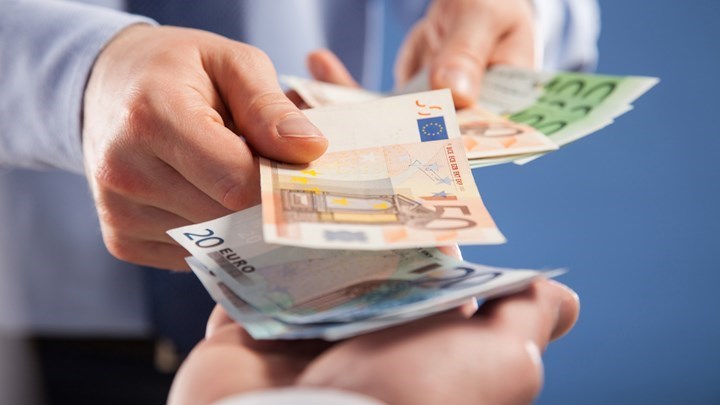 Αναδρομικά δύο ταχυτήτων: Ποιοι πληρώνονται και ποιοι περιμένουν στην… ουρά