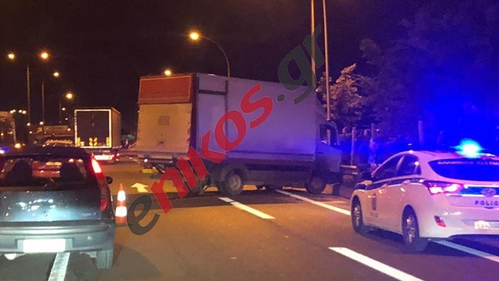 Σοβαρό τροχαίο στη Βαρυμπόμπη – ΤΩΡΑ – ΒΙΝΤΕΟ και ΦΩΤΟ αναγνώστη