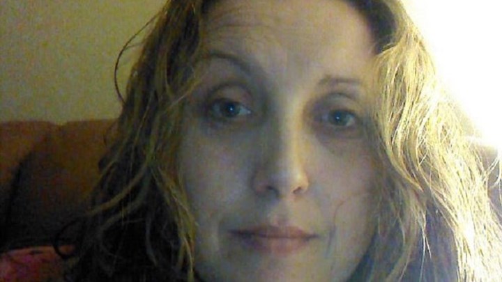 Η “άτακτη” δασκάλα καλλιτεχνικών – Άφησε 18χρονη να βγάλει γυμνές φωτογραφίες συμμαθήτριά της