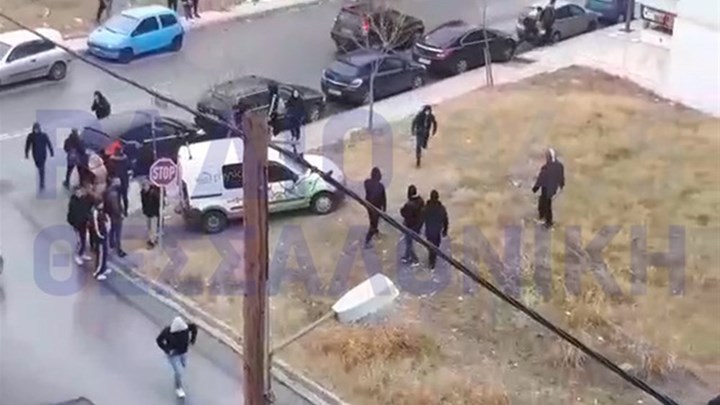 «Κόλαση» στο ΕΠΑΛ Καλαμαριάς – Άγριες συμπλοκές με τραυματισμό ενός 16χρονου – ΒΙΝΤΕΟ