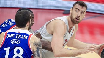 Ολυμπιακός – Αναντολού Εφές 65-68 (30′)