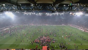 Πανικός στο «Γ. Καραϊσκάκης» με το σφύριγμα της λήξης – ΒΙΝΤΕΟ – ΦΩΤΟ