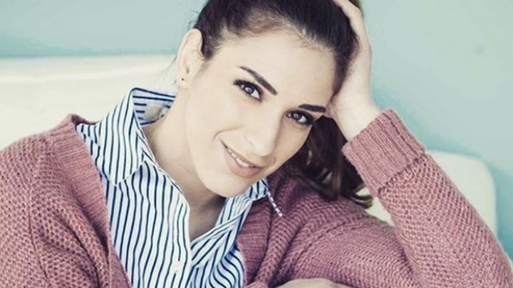 Στο νοσοκομείο η Αντιγόνη Ψυχράμη – Το σοβαρό ατύχημα πάνω στη σκηνή