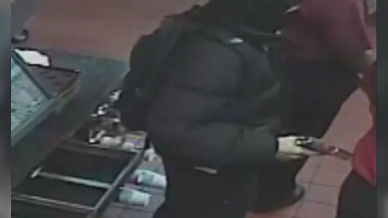 Μπούκαραν με τα όπλα στο Νοσοκομείο Χαλκίδας και έκλεψαν τη χρηματαποστολή