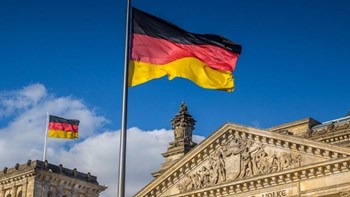 Ιστορική μέρα για τη Γερμανία: Νομιμοποίησε το «τρίτο φύλο» στα πιστοποιητικά γέννησης