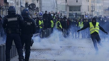 Προσαγωγές, συλλήψεις και μικρή συμμετοχή στην κινητοποίηση των “κίτρινων γιλέκων”