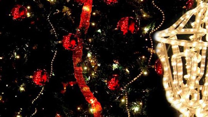 Οδηγίες της Πυροσβεστικής για αποφυγή πυρκαγιάς από φωτάκια Χριστουγέννων