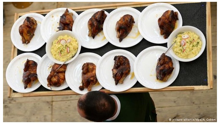 Μεγάλη έλλειψη σερβιτόρων και μαγείρων στη Γερμανία