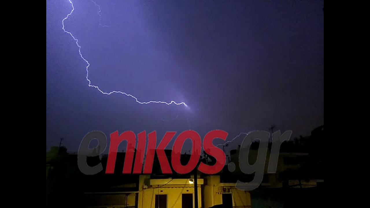 «Βροχή» κεραυνών στο Περιστέρι – ΦΩΤΟ αναγνώστη