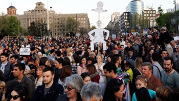 Διαδηλώσεις εναντίον του προέδρου Βούτσιτς στο Βελιγράδι
