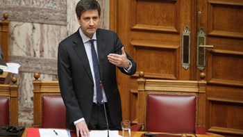 Χουλιαράκης: Περίπου 1 δισ. ευρώ οι ληξιπρόθεσμες οφειλές του Δημοσίου – Αντίδραση Σταϊκούρα