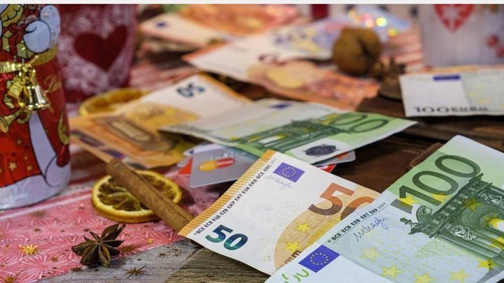 Σας ενδιαφέρει: Μέχρι πότε πρέπει να καταβληθεί το δώρο Χριστουγέννων