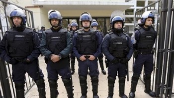 Τα «κίτρινα γιλέκα» κάνουν… πλουσιότερους τους Γάλλους αστυνομικούς – Δείτε γιατί