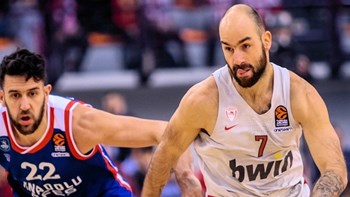 Μπαρτσελόνα – Ολυμπιακός 14-17 (10′)