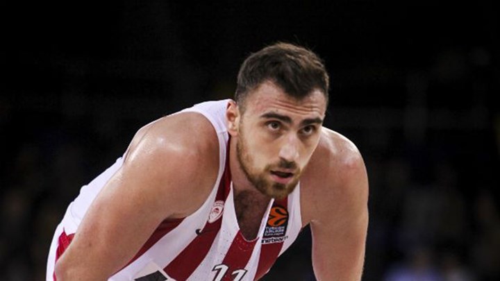 Μιλουτίνοφ: Να ερχόμαστε πιο… συχνά στην Ισπανία – Βραδιά καριέρας για τον Σέρβο σέντερ – ΒΙΝΤΕΟ