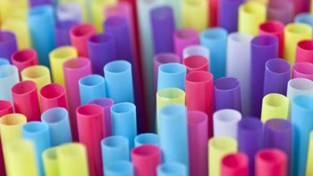 Συμφωνία για την κατάργηση των πλαστικών μίας χρήσης