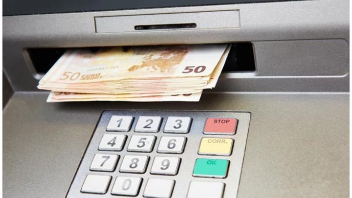 “Μαχαίρι” για 115.000 συνταξιούχους: “Κούρεμα” έως 75% στα αναδρομικά των ειδικών μισθολογίων