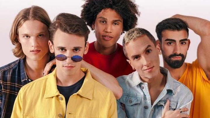 Breunion Boys – Το συγκρότημα που «εκλιπαρεί» την Βρετανία να μην αποχωρήσει από την Ε.Ε. – ΒΙΝΤΕΟ