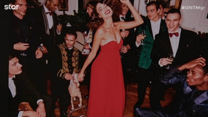 GNTM: Γιος γνωστού ηθοποιού φωτογραφήθηκε με τις τρεις φιναλίστ