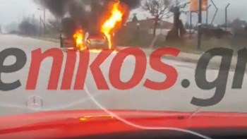 Κάηκε ολοσχερώς αυτοκίνητο στην Καβάλα– ΒΙΝΤΕΟ αναγνώστη
