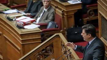 Πανδαιμόνιο στη Βουλή λόγω 22 υπουργικών τροπολογιών – Αποχώρησαν ΚΚΕ και Ποτάμι