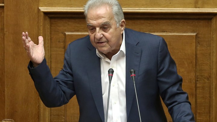 Επίθεση Φλαμπουράρη σε ΝΔ για Πετσίτη: «Δεν ντρέπεστε να λέτε ότι είναι φίλος του πρωθυπουργού;»