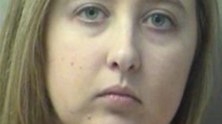 Σοκ: Μητέρα έκανε σεξ με τον υιοθετημένο της γιο