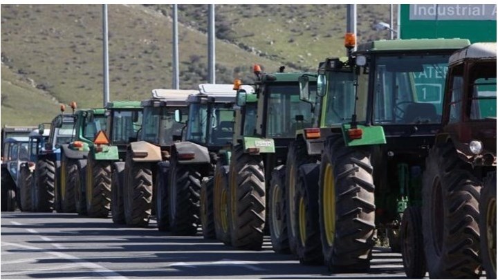 Αποχώρησαν οι αγρότες από το μπλόκο της Καρδίτσας – Νέες κινητοποιήσεις στο τέλος Ιανουαρίου