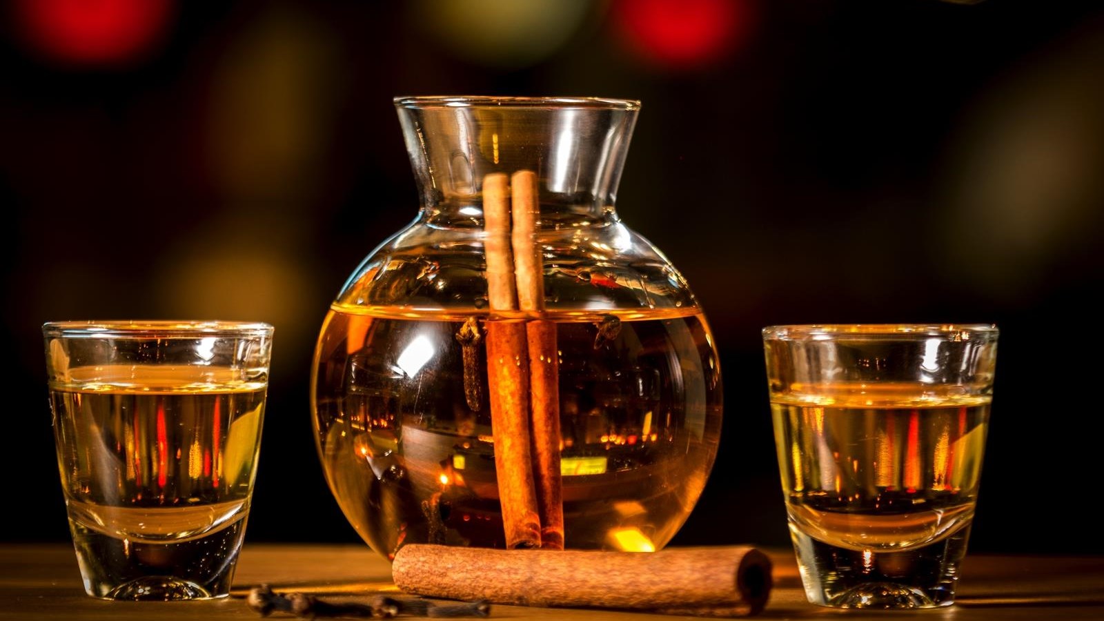 Το “Stin egia mas” του Guardian – Τι αναφέρει η βρετανική εφημερίδα για το ρακόμελο