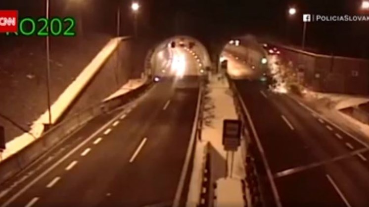 Το θαύμα των Χριστουγέννων: Οδηγός γλίτωσε με μώλωπες έπειτα σφοδρότατο τροχαίο – ΒΙΝΤΕΟ