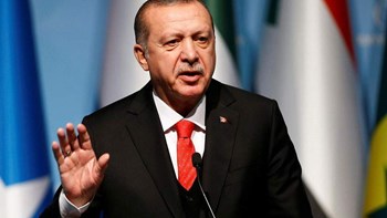 Η Τουρκία ενισχύει τη στρατιωτική της παρουσία στα σύνορα με τη Συρία