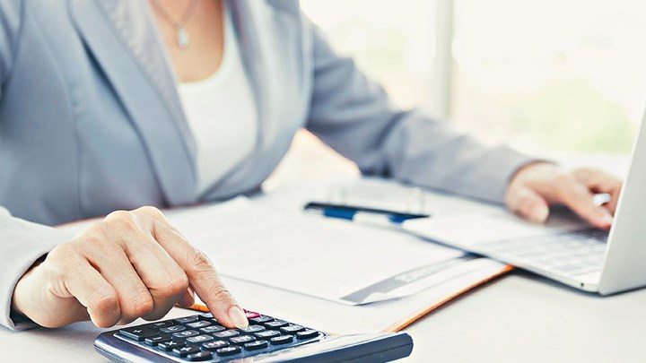 «Μαχαίρι» στις έξτρα αμοιβές των δημοσίων υπαλλήλων