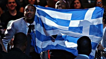 Επικό βίντεο των Μπακς για Αντετοκούνμπο