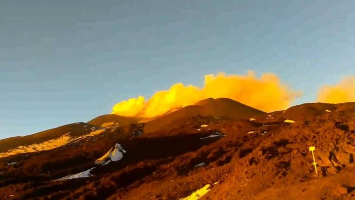 Έκρηξη στο ηφαίστειο της Αίτνας – LIVE εικόνα