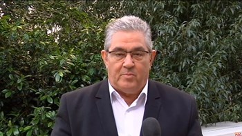 Οι ευχές του Δημήτρη Κουτσούμπα για τα Χριστούγεννα – ΒΙΝΤΕΟ