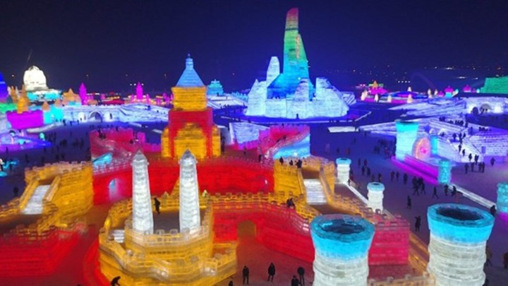 Άνοιξε δοκιμαστικά το κορυφαίο θεματικό πάρκο πάγου – ΒΙΝΤΕΟ