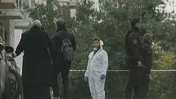 Έκρηξη στο Κολωνάκι – Τραυματίστηκαν ένας αστυνομικός και ο νεωκόρος του Αγ. Διονυσίου – ΒΙΝΤΕΟ