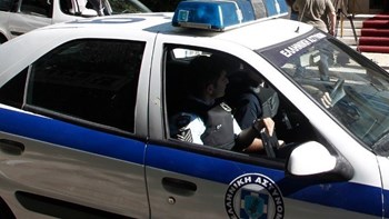 Εκτός κινδύνου ο αστυνομικός που τραυματίστηκε από την έκρηξη στο Κολωνάκι