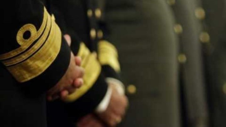 Προσφυγές ετοιμάζουν οι απόστρατοι για τα “κουρεμένα” αναδρομικά