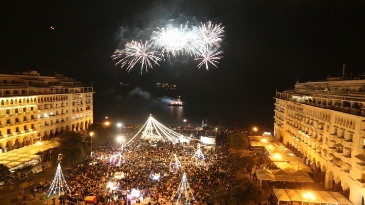 Βροχή πυροτεχνημάτων την Πρωτοχρονιά στη Θεσσαλονίκη